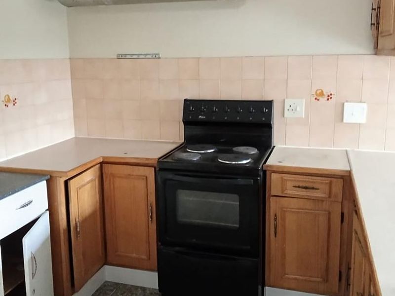 2 BEDROOM FLAT TO RENT IN PRETORIA CENTRAL - Photo 3