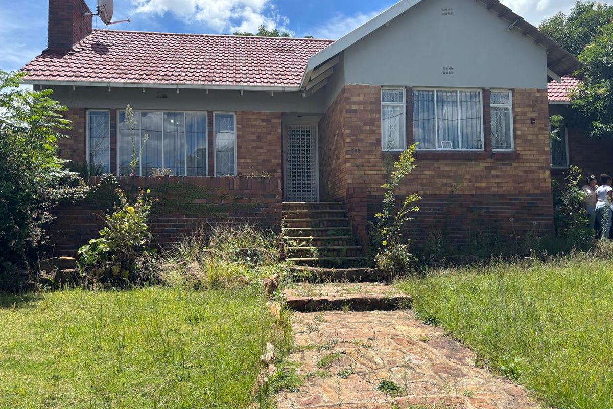 3 Bedroom 1 Bathroom House for sale in Linmeyer - Photo 2