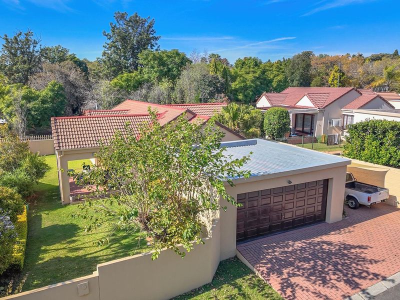 3 Bedroom freehold cluster for sale in Douglasdale - Photo 4