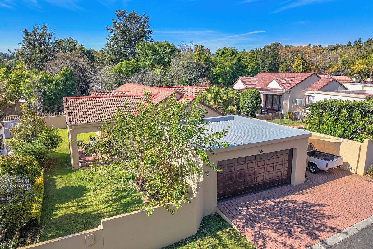 3 Bedroom freehold cluster for sale in Douglasdale - Photo 4