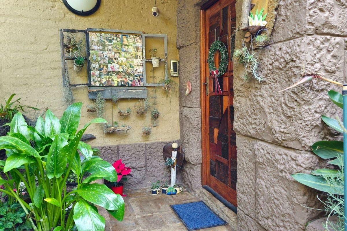 Stay in a Bushveld Lodge right here in the City - Photo 3