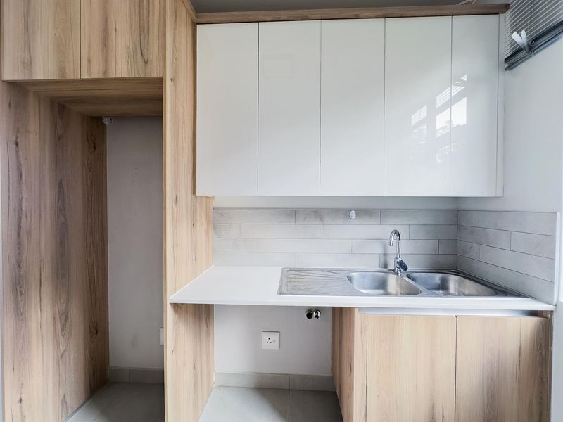 2 Bedroom Apartment with a Balcony - Photo 4