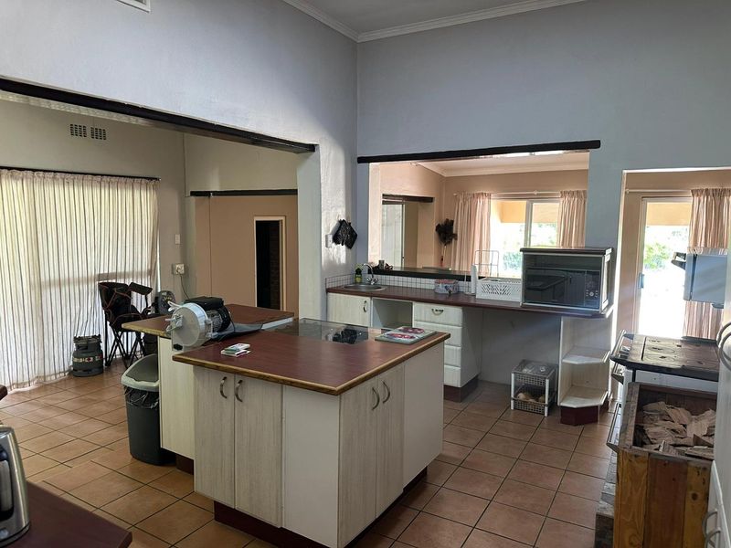 Welcome to a spacious residential property situated in Outjo on Station Road - Photo 3