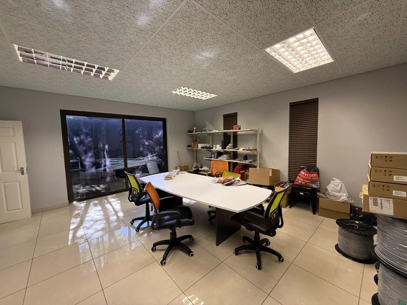 Office in Windhoek Central - Photo 3