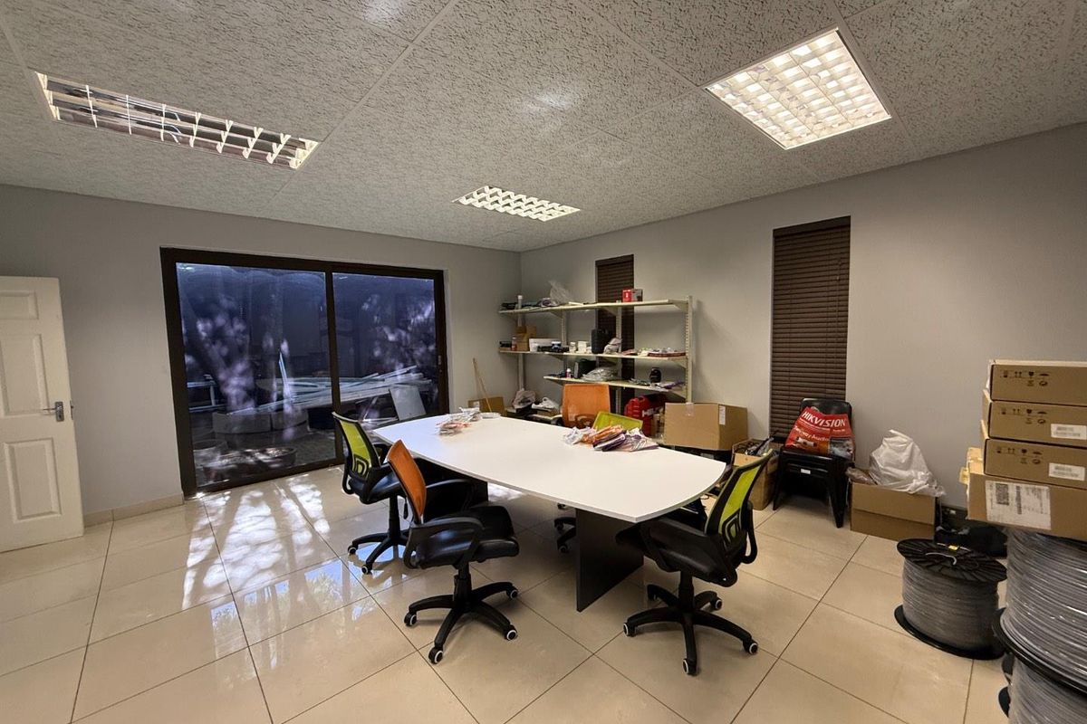 Office in Windhoek Central - Photo 3