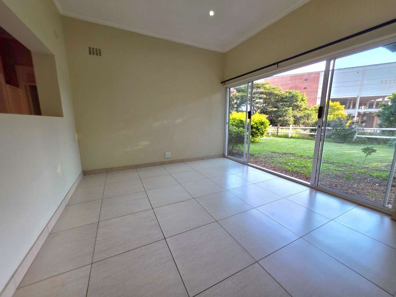 Affordable 2 Bedroom Townhouse for Sale in Everwood Estate, Waterfall – Pet-Friendly with Garden & Garage - Photo 5