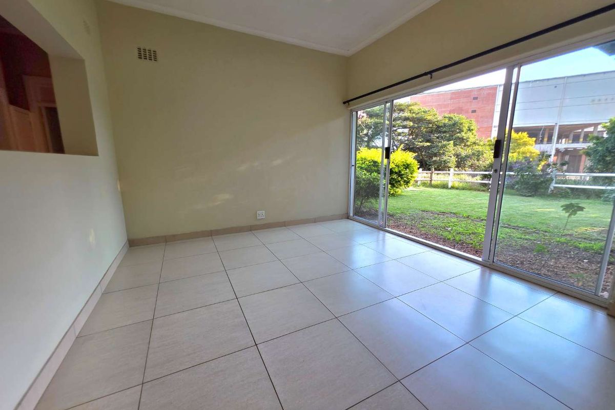 Affordable 2 Bedroom Townhouse for Sale in Everwood Estate, Waterfall – Pet-Friendly with Garden & Garage - Photo 5