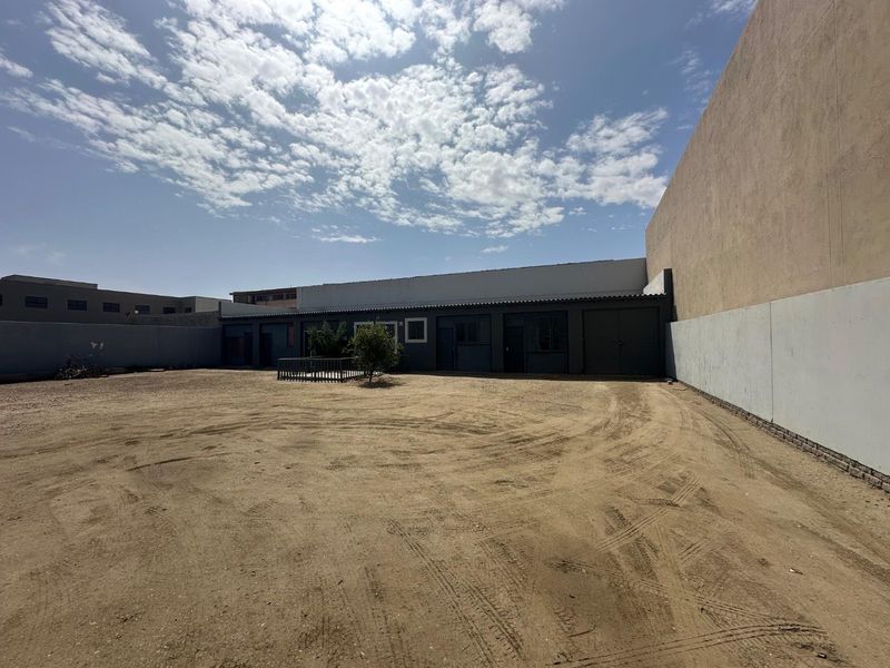 Block of Flats & Offices Walvis Bay - Photo 7