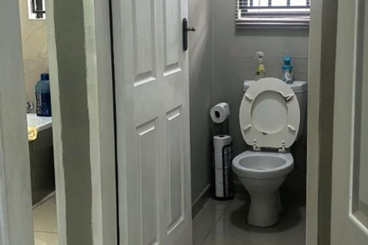 3 Bedrooms House for Sale in Soshanguve UU - Photo 3
