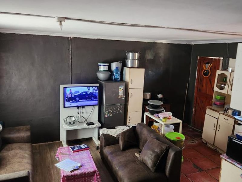 For Sale: Three-Bedroom House in Acacia Park, Phillip - Photo 8