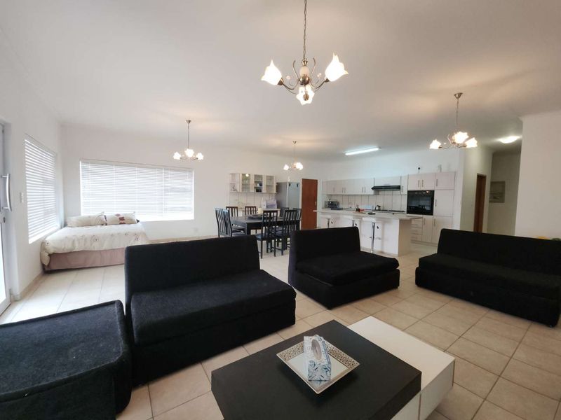 This house in Sunbay is newly repainted. - Photo 6