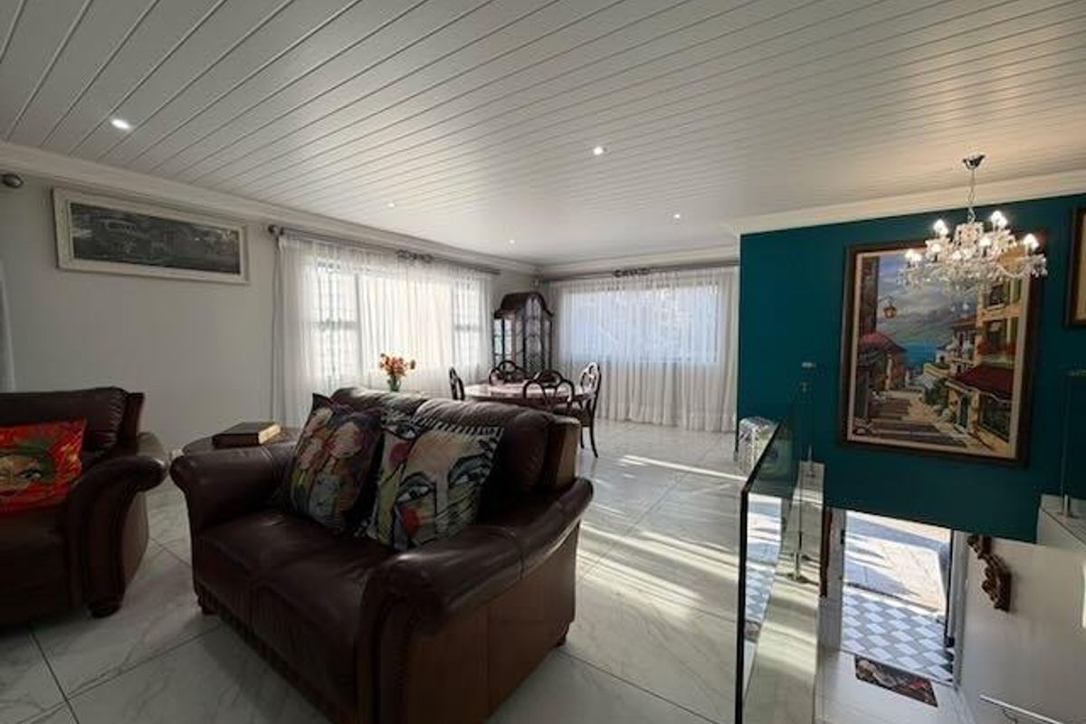 Elevated Coastal Estate Living with Sea Views, Versatile Accommodation and Exceptional Garaging - Photo 5