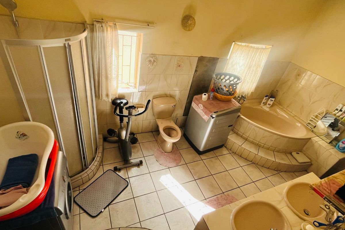 FOR SALE | Business Rezoned Freestanding House – Eros, Windhoek - Photo 5