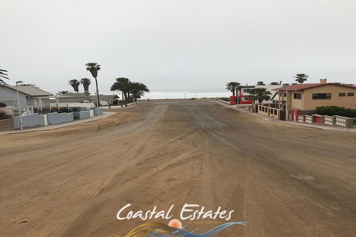 9 Bedroom Guesthouse with a Sea View in Swakopmund Central - Photo 4