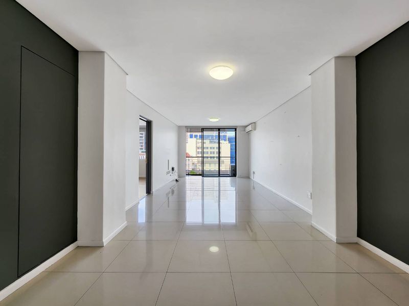 3 Bedroom Apartment in Greenmarket Place - Photo 8