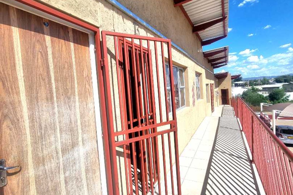 APARTMENT FOR SALE IN LUXURY HILL, SOWETO - Photo 4