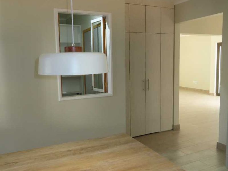 Lovely family home in quiet street with garden and pool - Photo 5