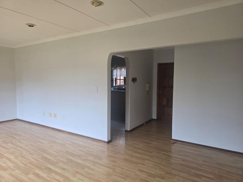 Secure 2 Bedroom Townhouse with Double Garage and Private Pool in Malvern - Photo 8