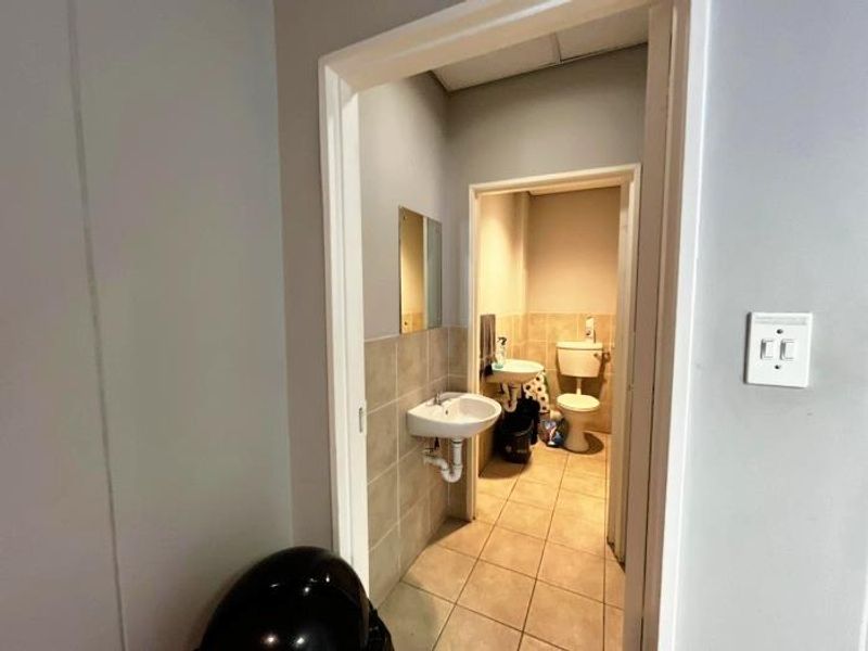 First Floor Office in Millennium Business Park - Photo 6