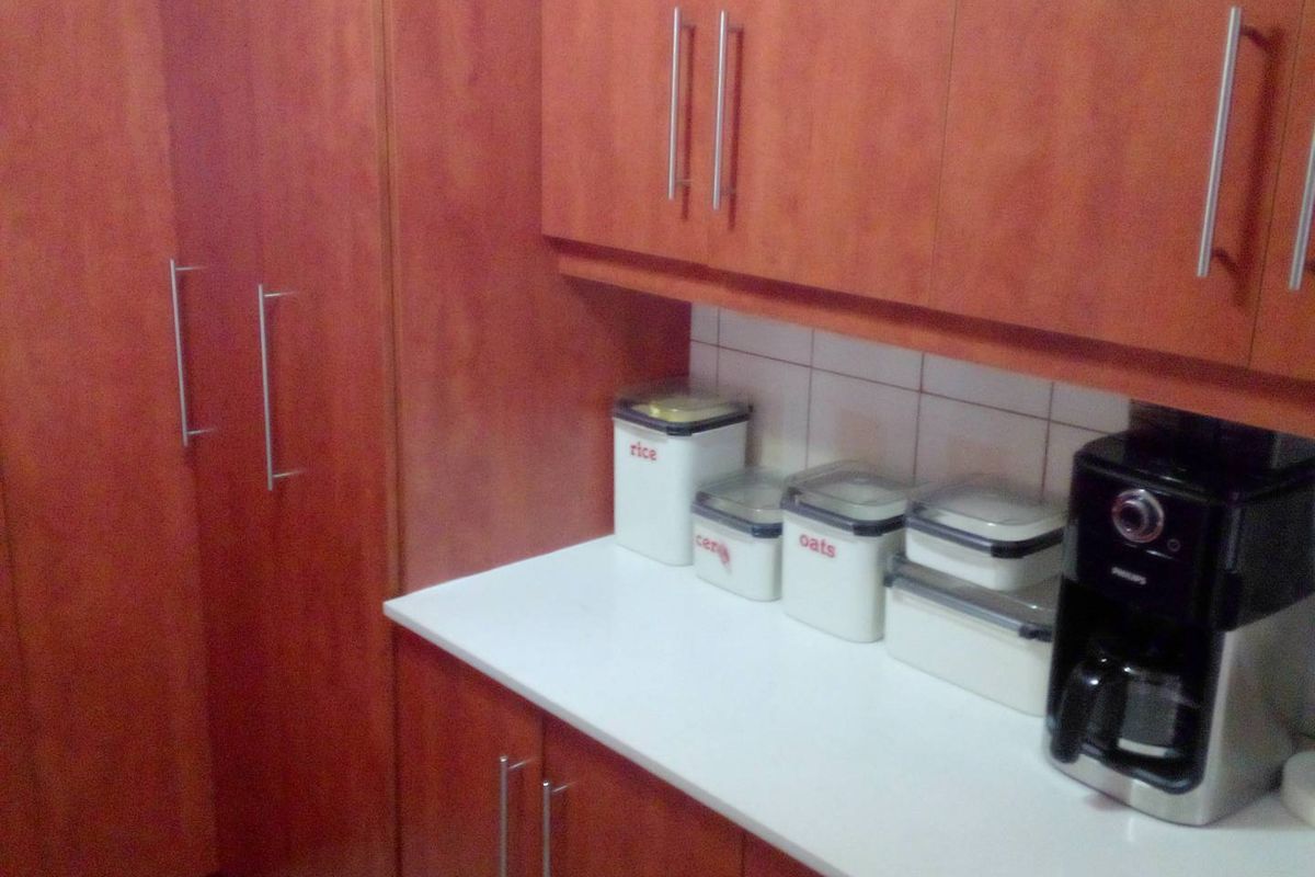 LUXURY AT ITS BEST!! PRICE NEGOTIABLE - Photo 2