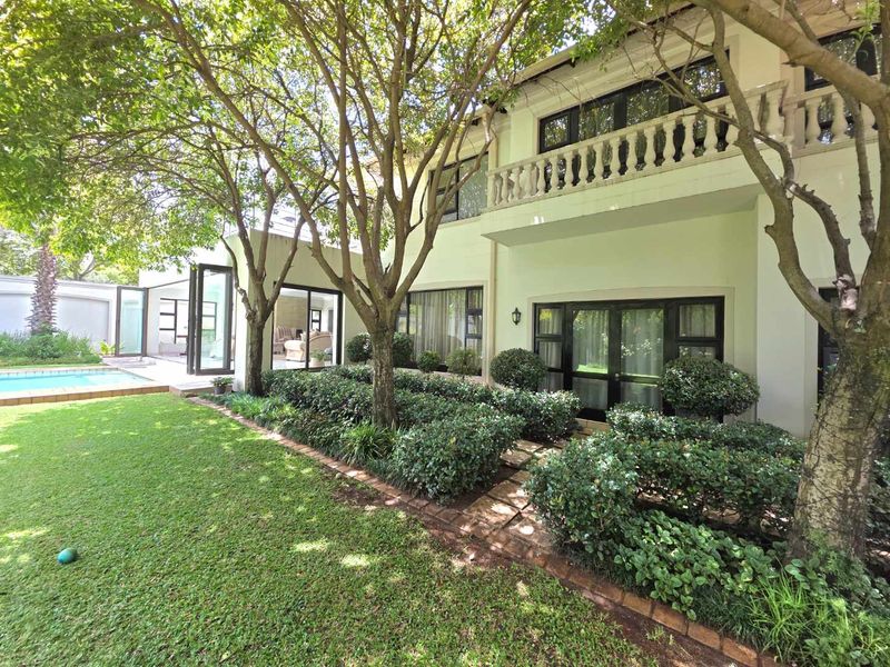 Luxury 5-Bedroom Home to Rent in Dainfern Golf Estate - Photo 2