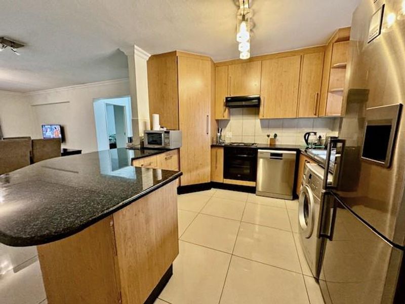 2 BED 2 BATH FULLY FURNISHED APARTMENT RIVONIA - Photo 10