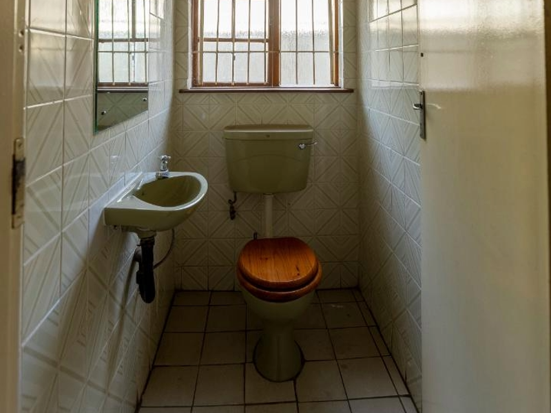 A Classic Kensington Home with Endless Potential - Photo 8