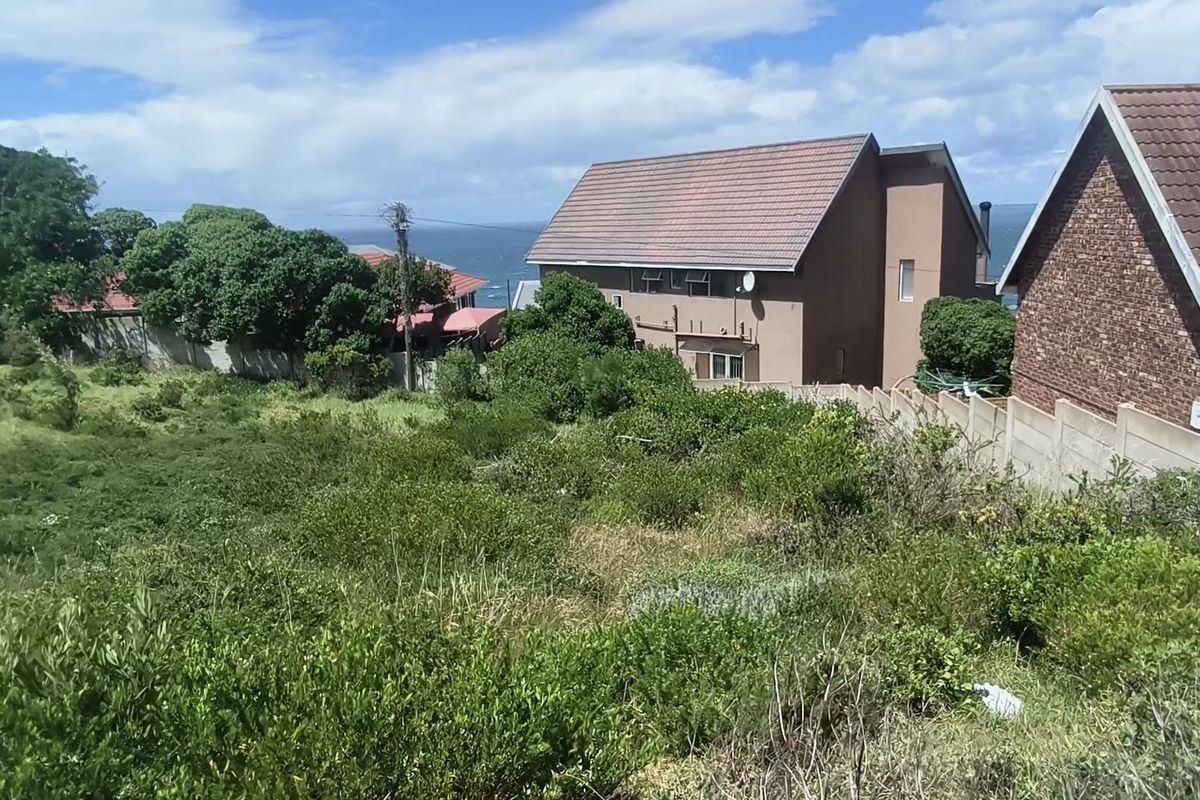 Prime 750m2 Vacant Land in Dana Bay with Sea View - Photo 3