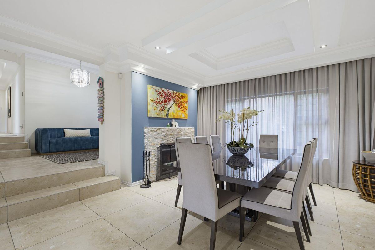 Luxury Family Home with Spectacular Panoramic Views in Glenvista - Photo 4