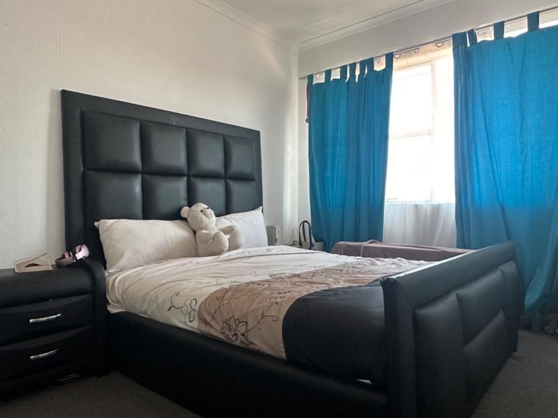 Timeless! Spacious! This one has it all! - Photo 6