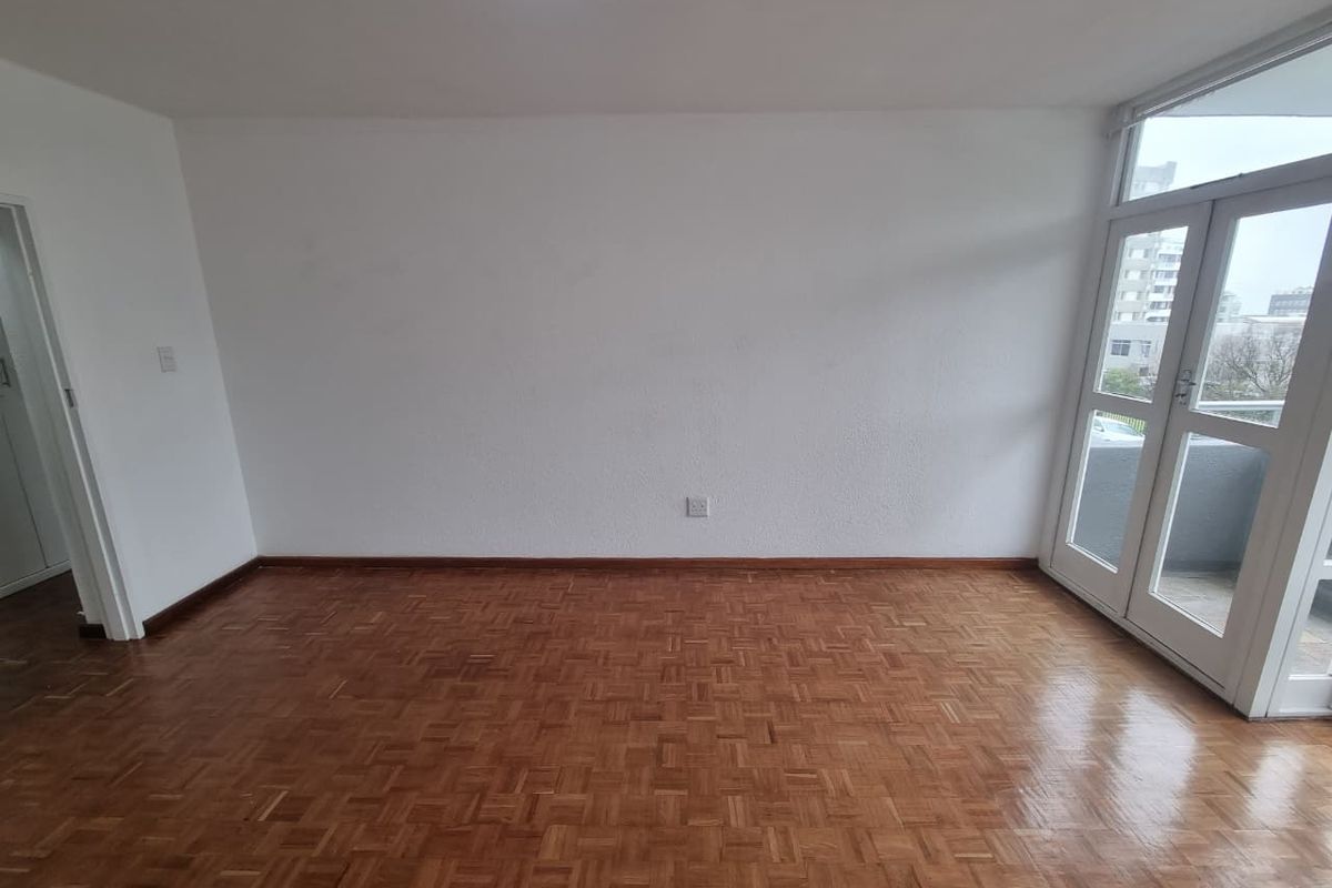 Unfurnished 1-Bedroom Apartment To Ret in Sea Point - Photo 5