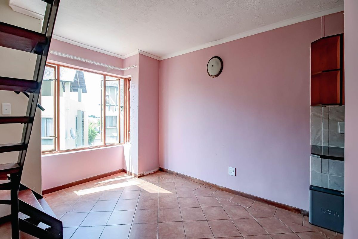 2-Bedroom Apartment in a Secure Estate - Photo 3