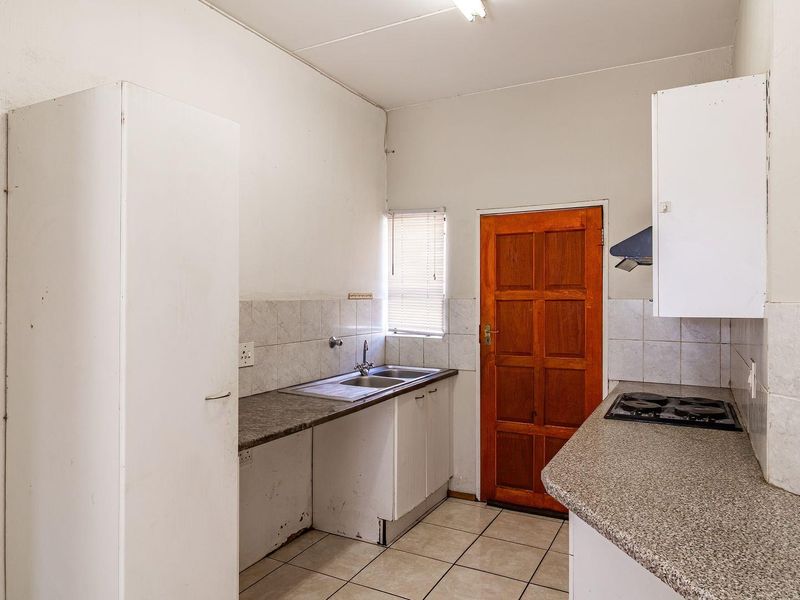 2 Bedroom Townhouse to Rent in Blackheath - Photo 9