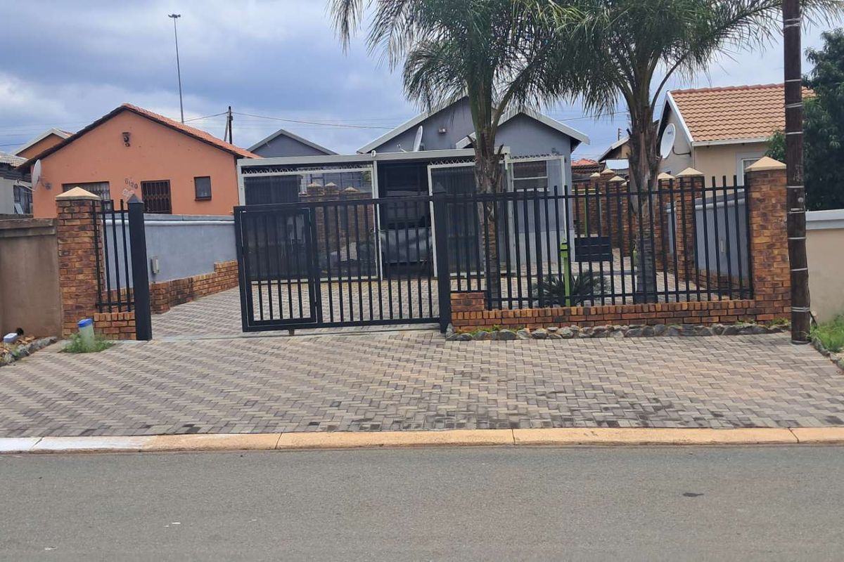 Beautiful 2 bedroom home - Photo 2