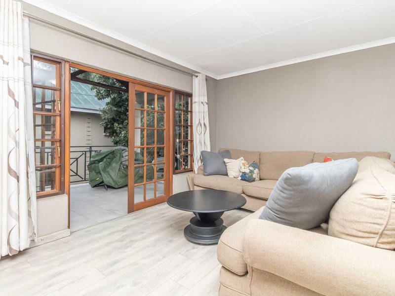 *where luxury and style compliment health and outdoor living* - Photo 4