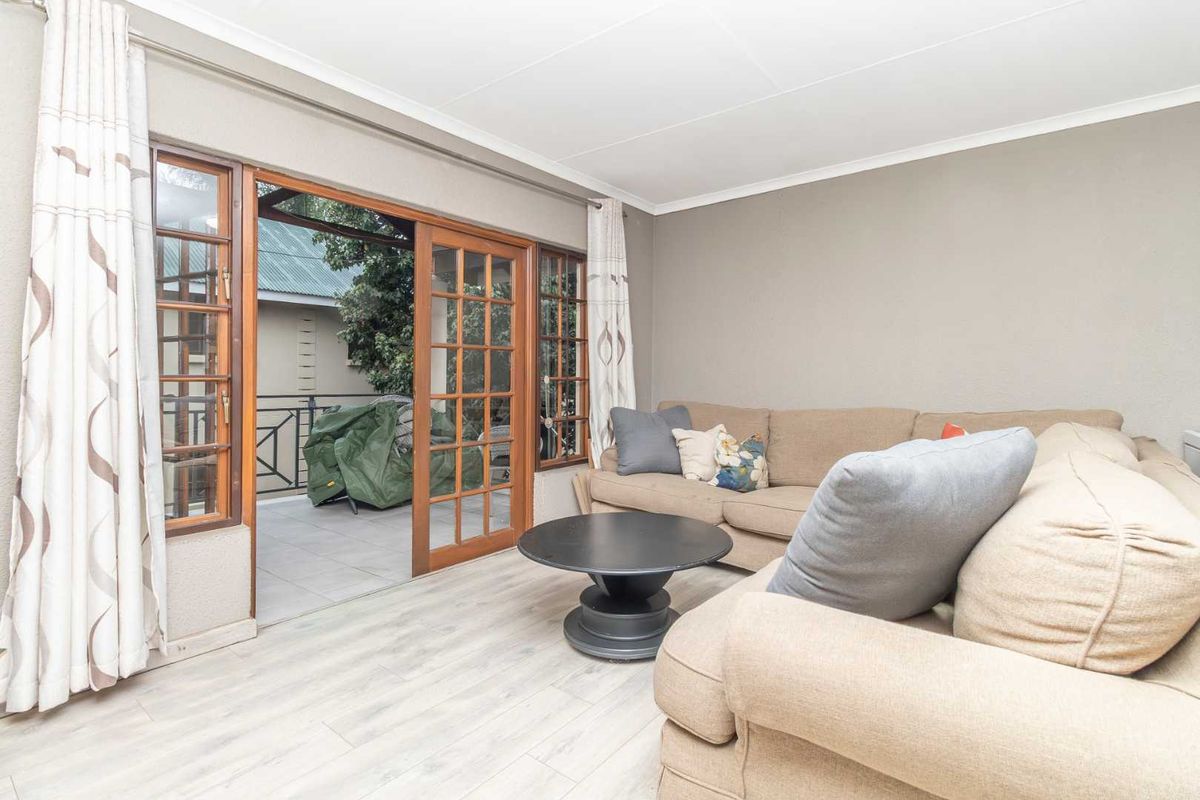 *where luxury and style compliment health and outdoor living* - Photo 4