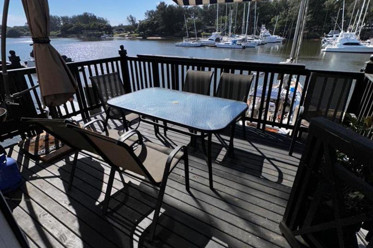 ⚓ Waterfront Luxury Living with Private Jetty & 42ft Yacht Included! ⚓ - Photo 2