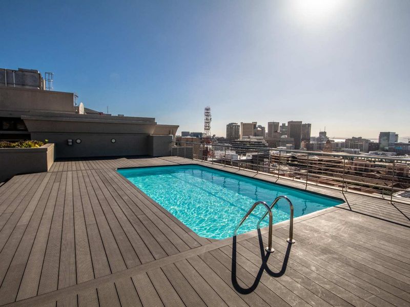 CITY LIVING WITH TABLE MOUNTAIN VIEWS - Photo 3