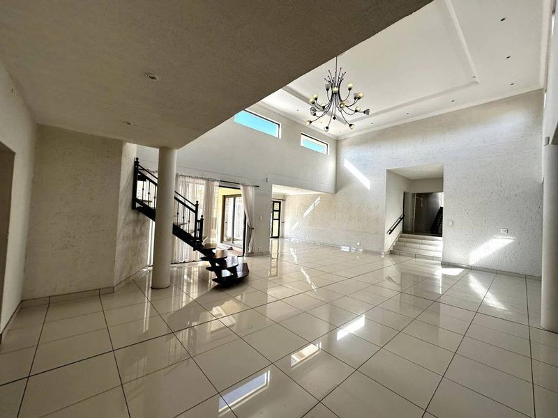 House For Sale in Suiderhof - Photo 4