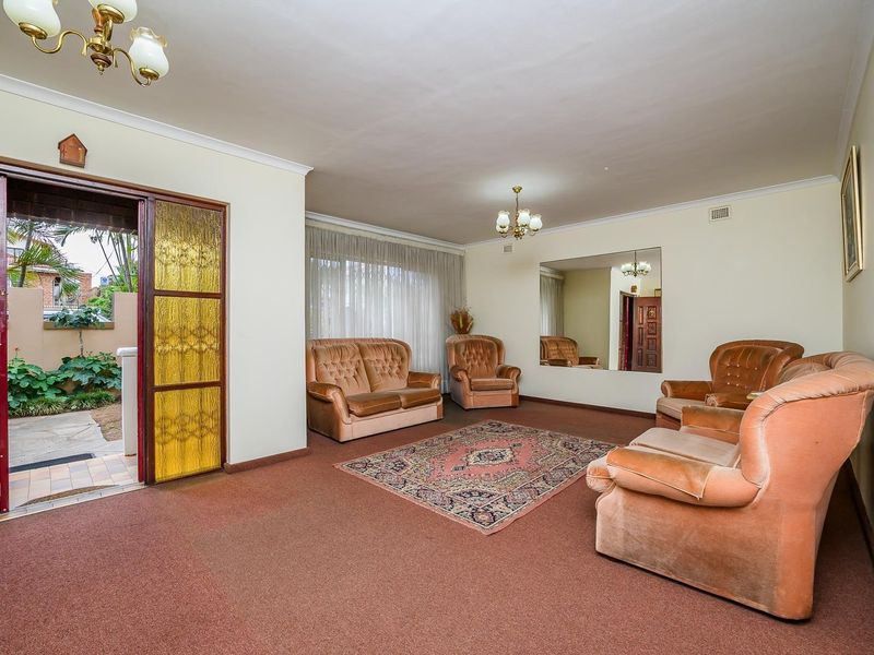Charming Havenside Home with Flatlet and Ample Parking - Photo 4