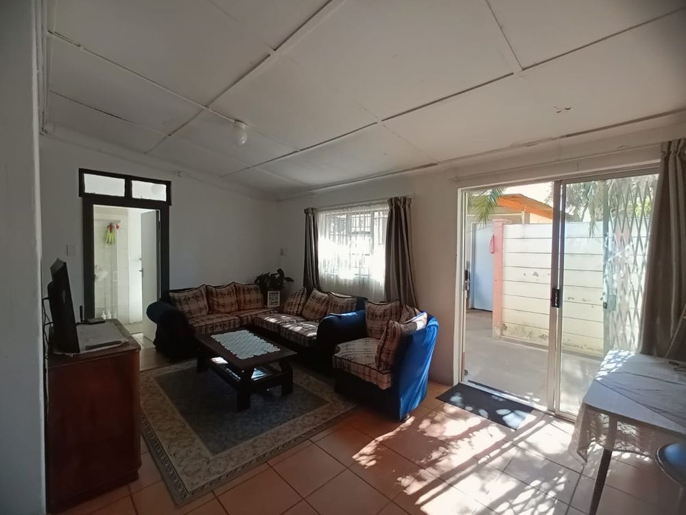 Unit 7 open plan living area with dinning area 