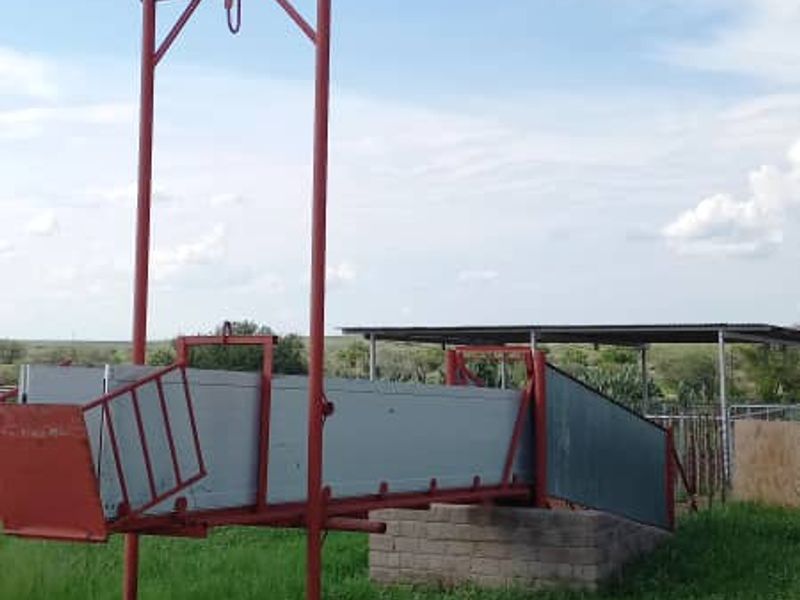 Discover the perfect blend of tranquillity and functionality with this expansive 7,800-hectare farm. - Photo 5