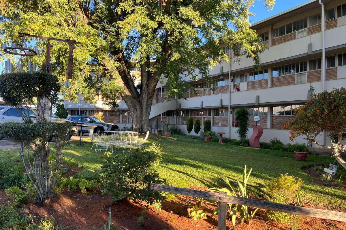 1 Bedroom flat in a safe and tranquil environment - Photo 3