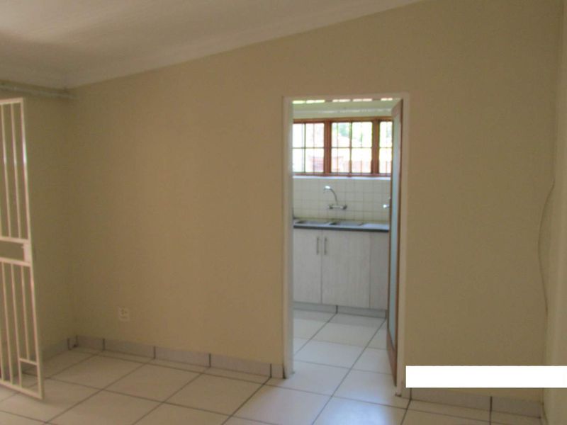 1 BEDROOM COTTAGE TO RENT IN CAPITAL PARK - Photo 7