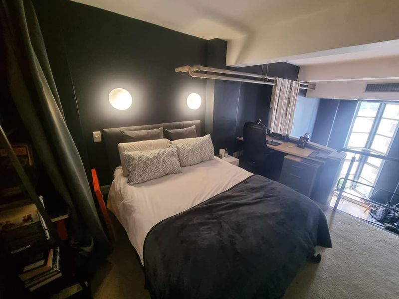 Stylish Loft Living in the Iconic Mutual Heights – Cape Town CBD - Photo 8
