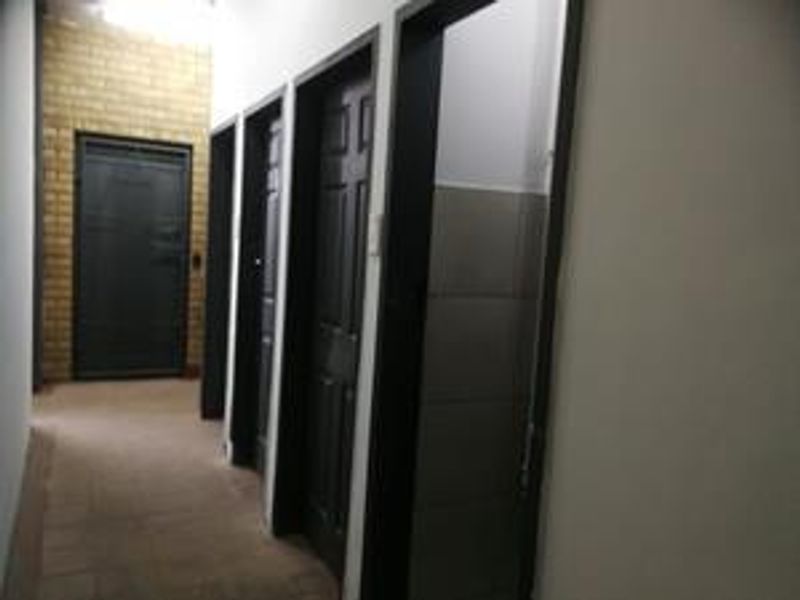Prime Ground Floor Commercial Space for Lease at Shaikh’s Centre - Photo 8