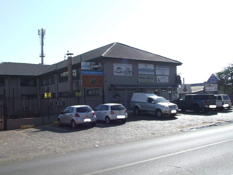 31.23 sqm OFFICE TO RENT IN MAGALIESKRUIN FOR R2650.00PM AVAILABLE IMMEDIATELY - Photo 5