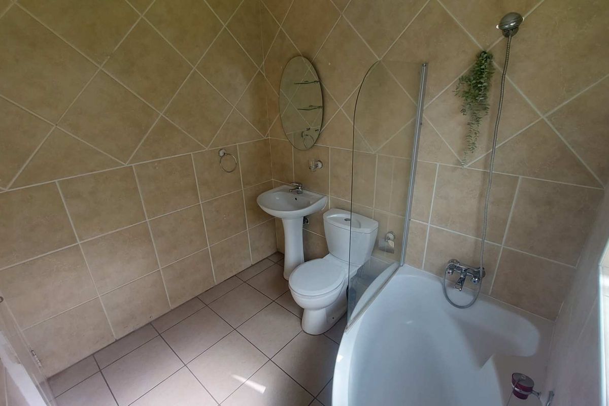 Luxury Living: 1-Bedroom Gem with Pool & Security! - Photo 5