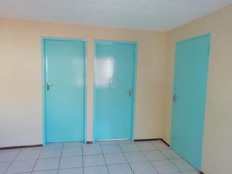 1 bedroom Apartment in Kempton Park Central - Photo 4
