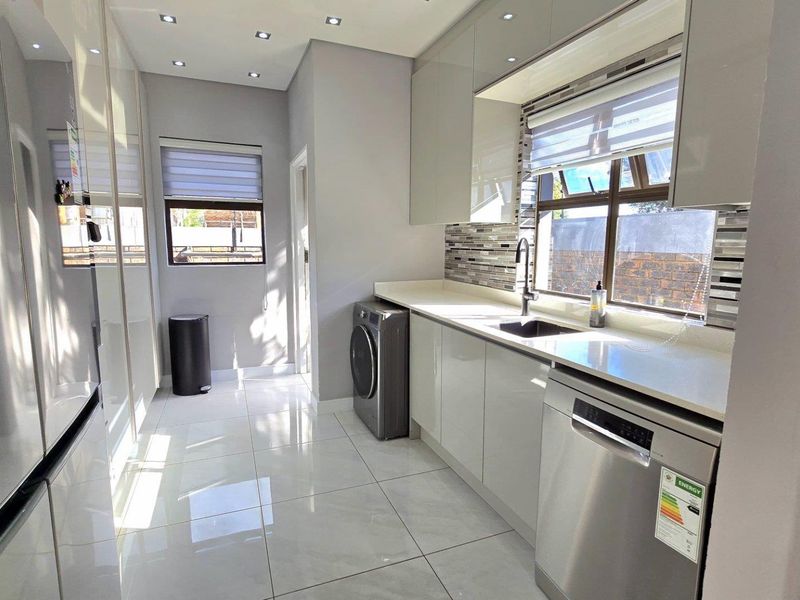 4 Bedroom House in Meyersdal - Photo 10